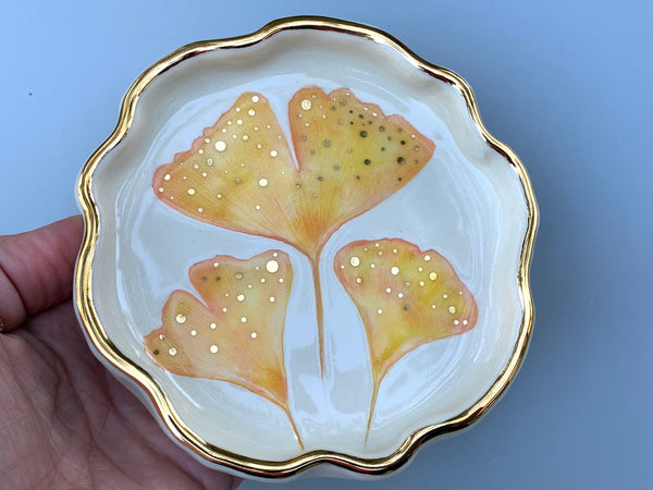 Golden Ginkgo Leaf Ring Dish with Gold Accent